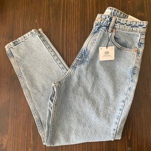 Zara size 8 Classic Mom Fit Hi-Rise Ankle Length